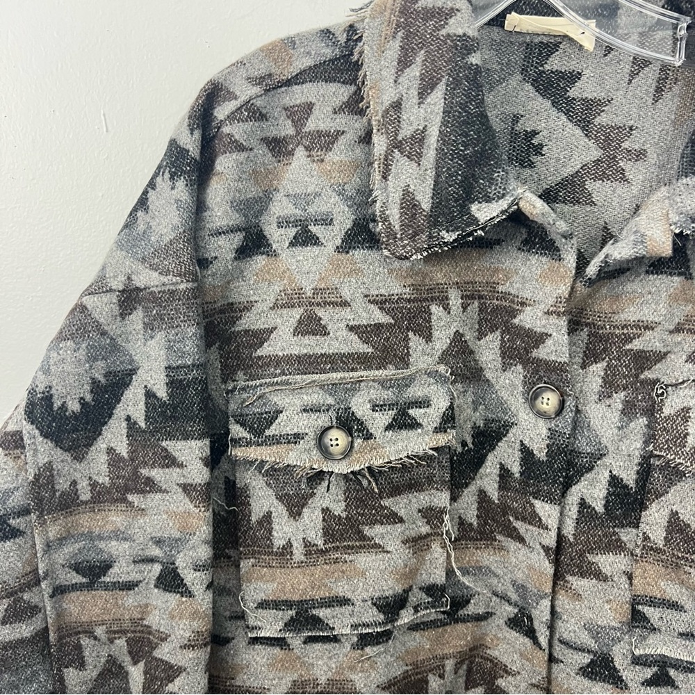 New In Southwestern Aztec Jacket Oversized - Picture 4 of 7